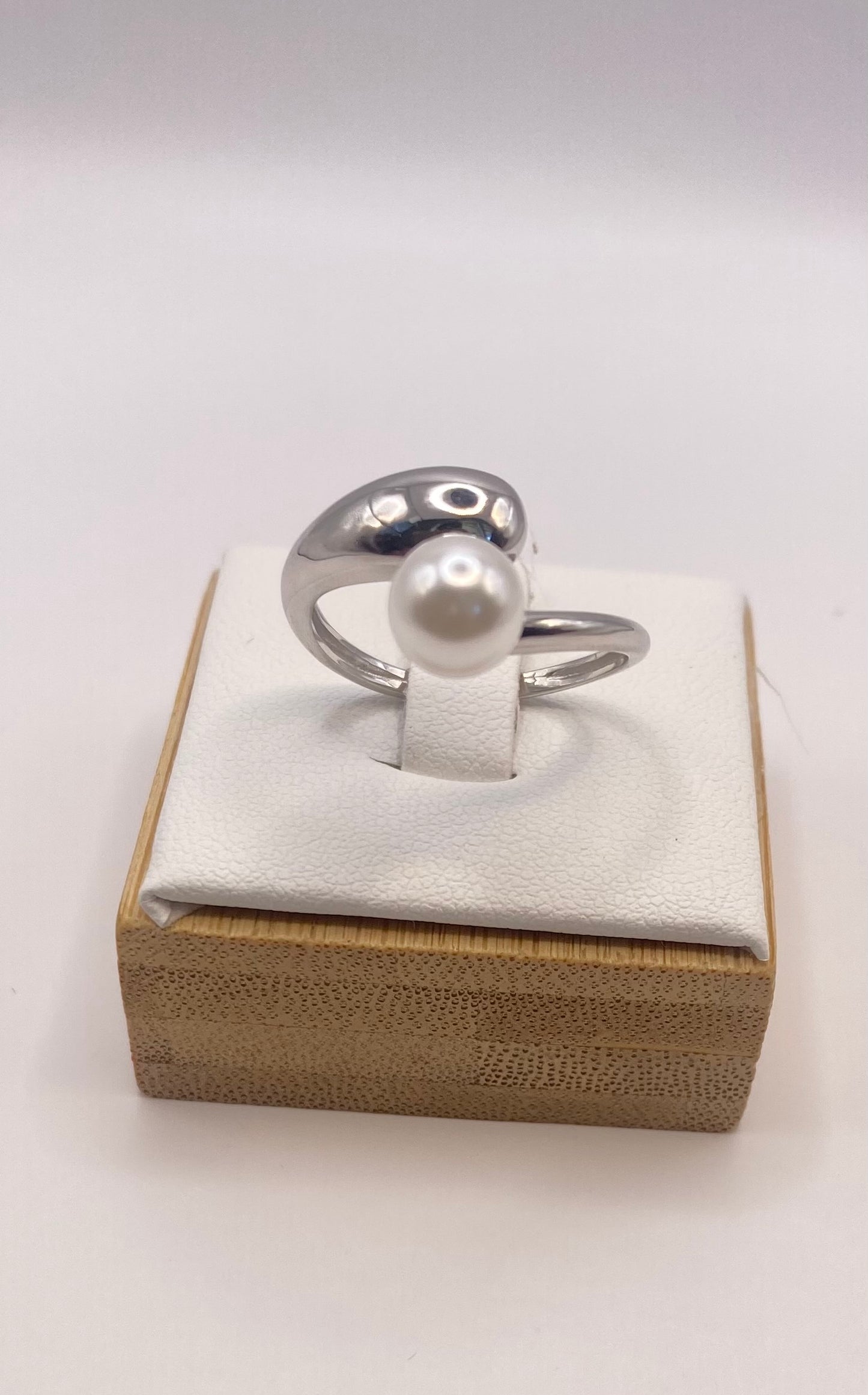925sterling silver ring med en fin pärla